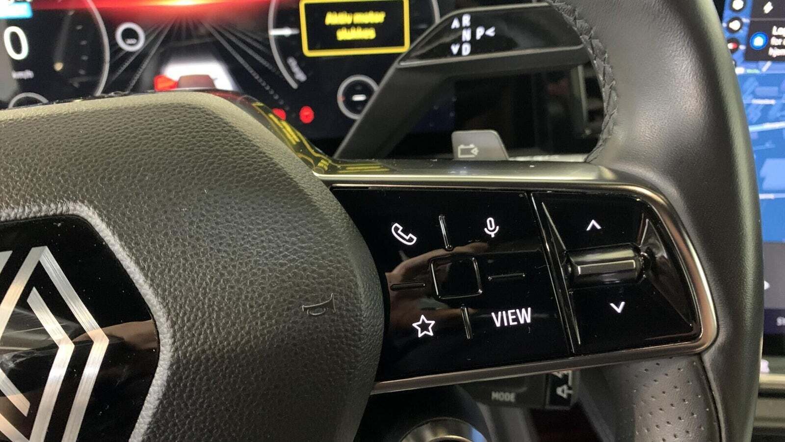 Grå Renault Megane E-Tech fra 2023