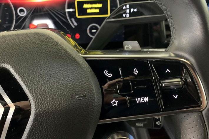 Grå Renault Megane E-Tech fra 2023