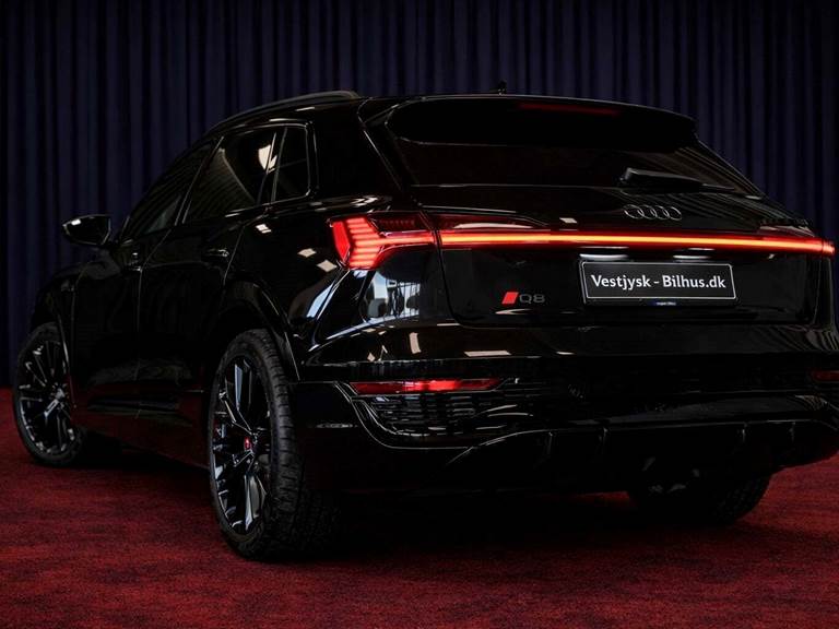 Audi Q8 e-tron 55 S-line Black Edition quattro