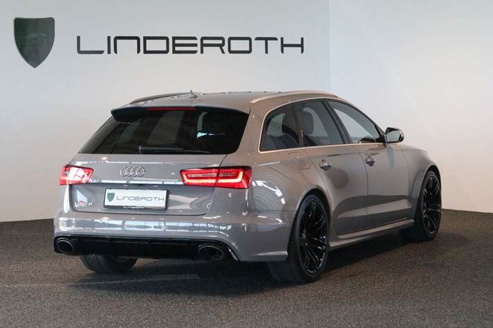 Grå Audi RS6 fra 2014