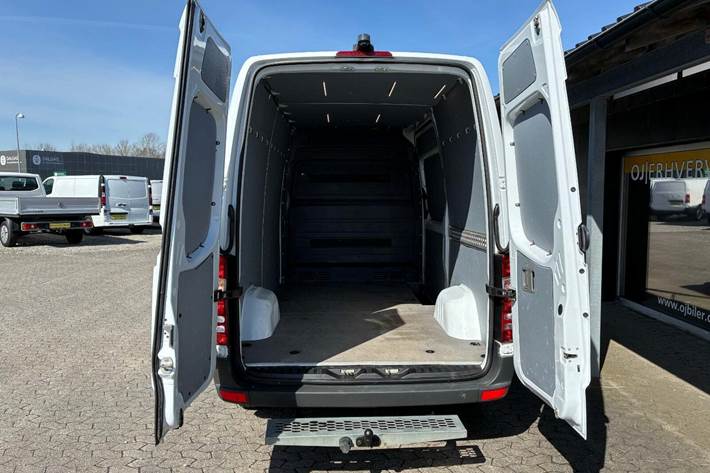 Hvid Mercedes Sprinter 316 fra 2018