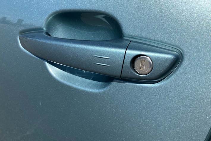 Blå Citroën ë-C4 fra 2024