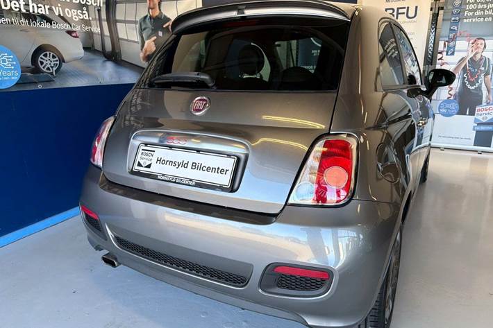 Grå Fiat 500 fra 2015