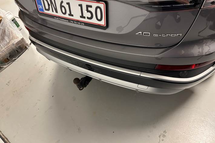 Grå Audi Q4 fra 2022