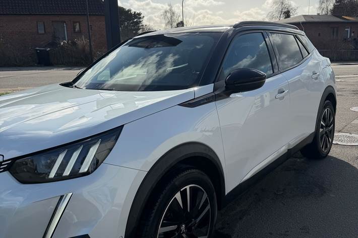 Hvid Peugeot 2008 fra 2021