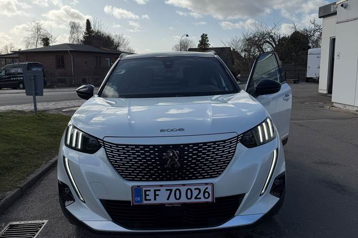 Hvid Peugeot 2008 fra 2021