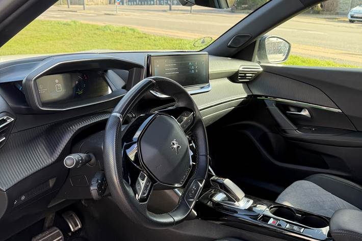 Hvid Peugeot 2008 fra 2021