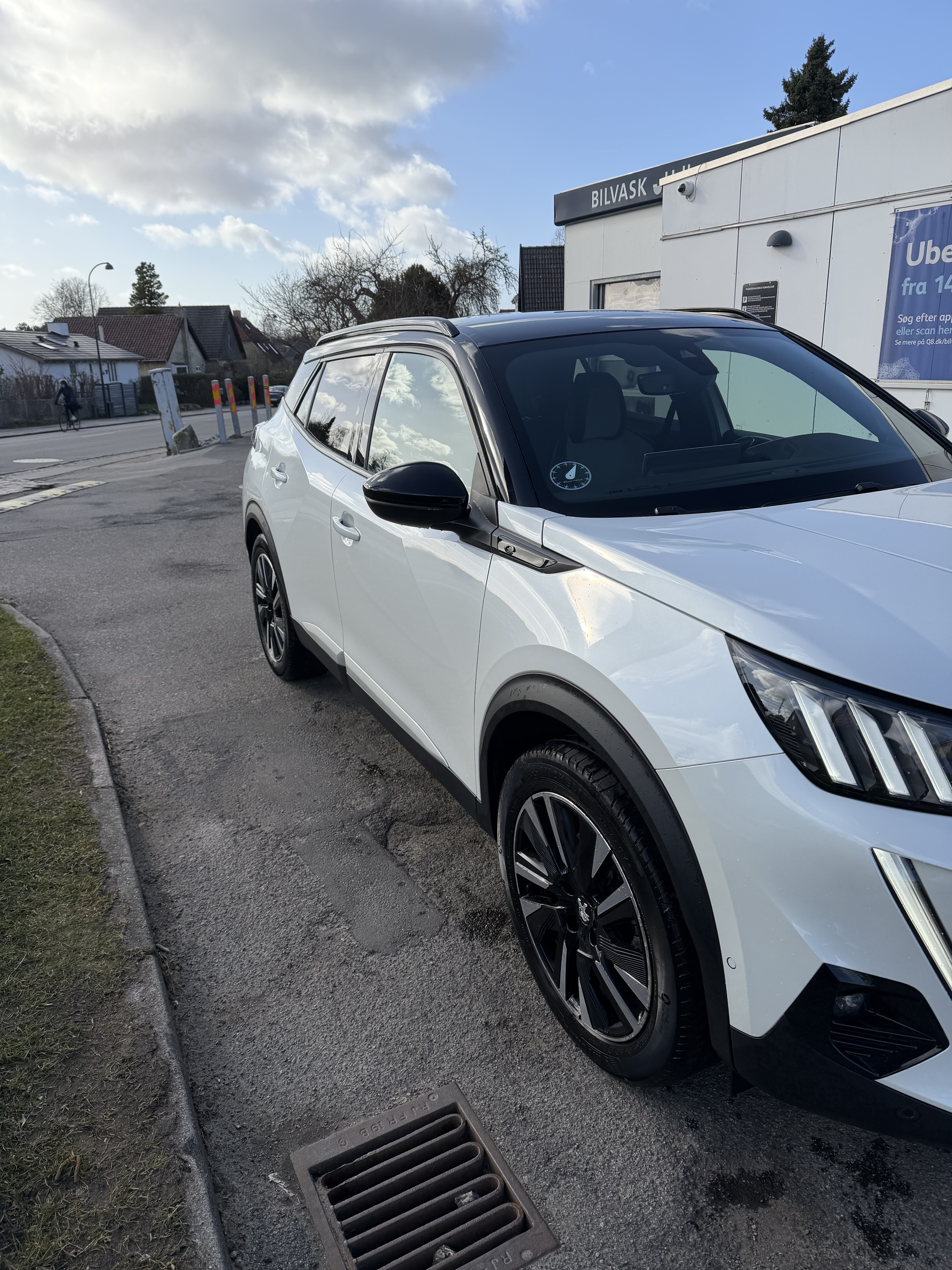 Hvid Peugeot 2008 fra 2021