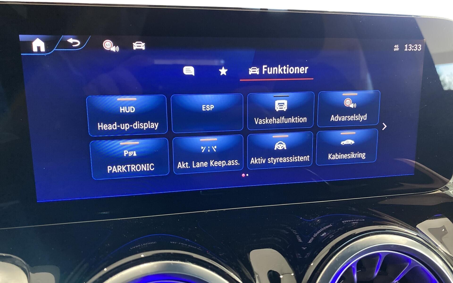 Grå Mercedes EQB 250+ fra 2024