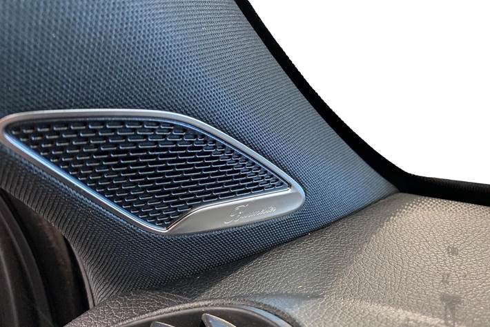 Grå Mercedes EQB 250+ fra 2024