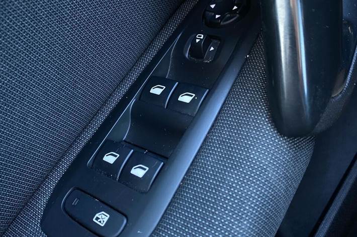 Hvid Peugeot 308 fra 2018