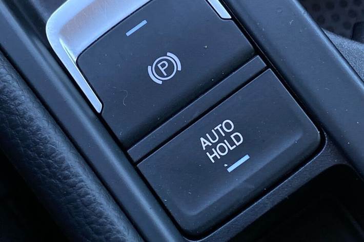 Grå VW Golf fra 2015