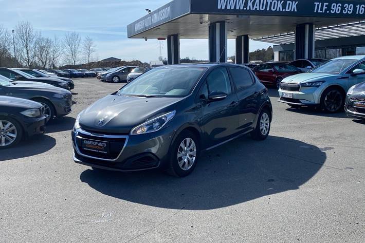 Grå Peugeot 208 fra 2018