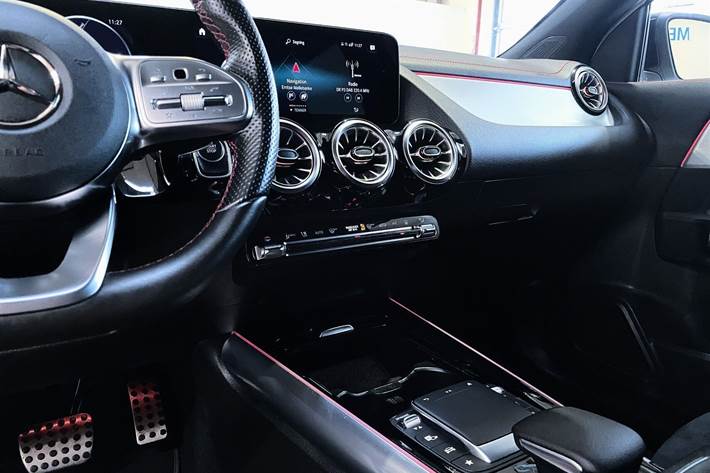 Hvid Mercedes EQA 250 fra 2022