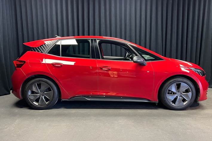 Rød Cupra Born fra 2023