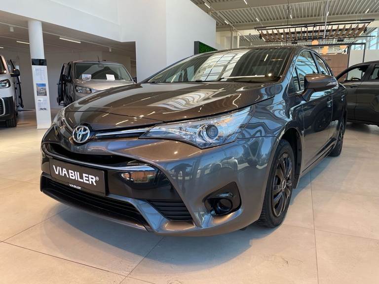 Toyota Avensis 1,6 VVT-I T1 132HK 6g