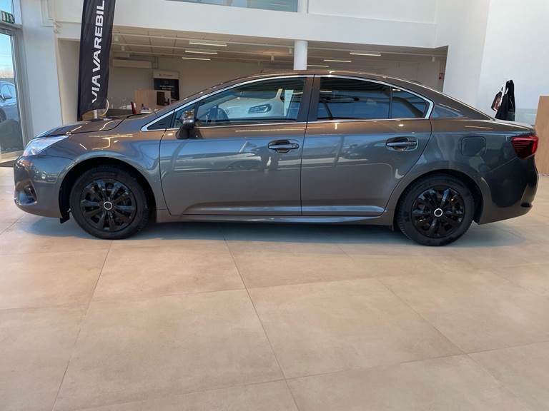 Toyota Avensis 1,6 VVT-I T1 132HK 6g