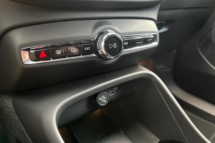 Hvid Volvo C40 fra 2023