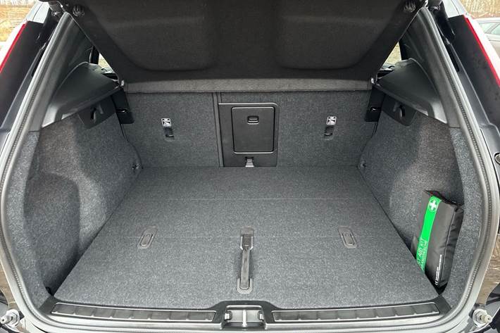 Sort Volvo EX40 fra 2024