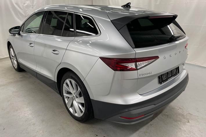 Grå Skoda Enyaq fra 2021