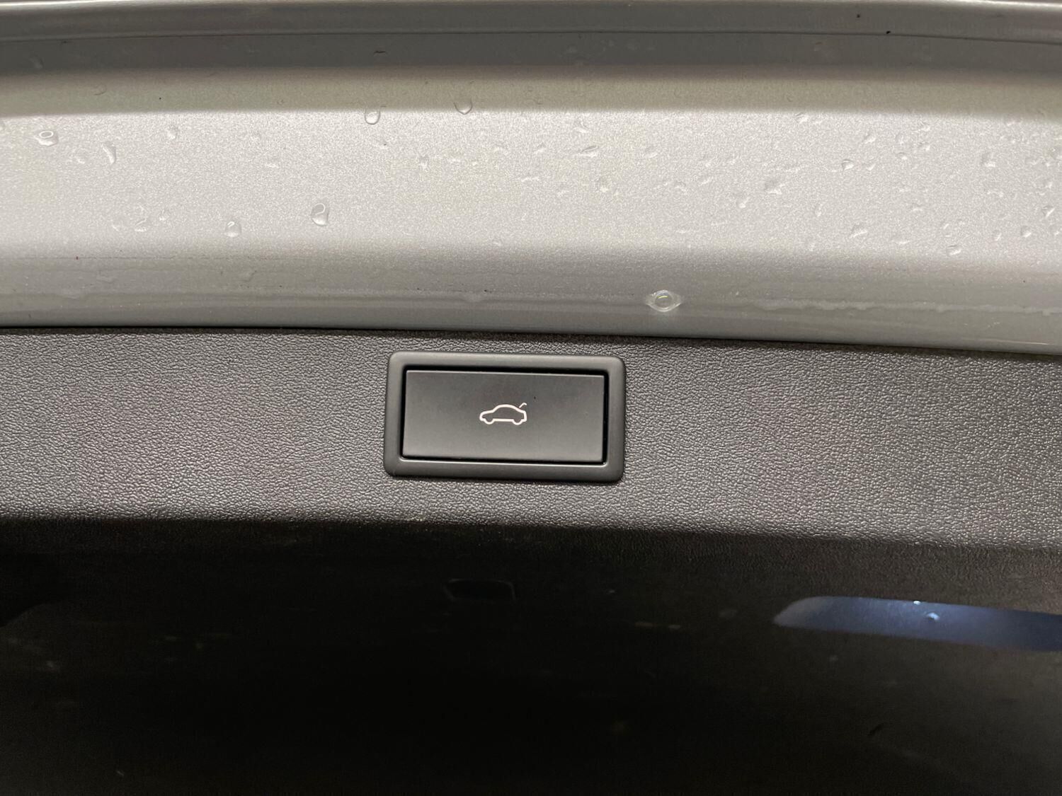 Grå Skoda Enyaq fra 2021