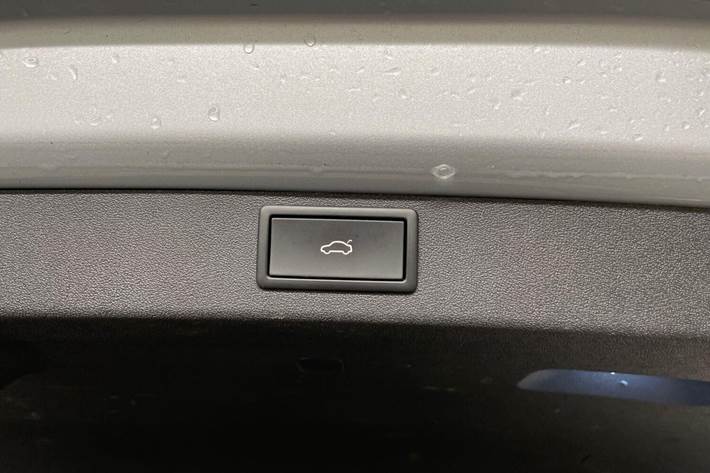 Grå Skoda Enyaq fra 2021