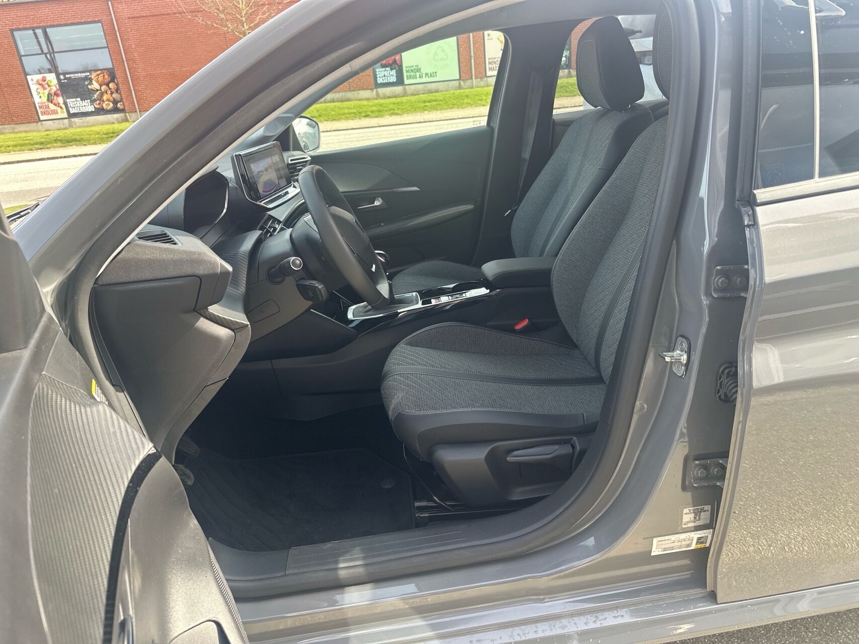 Peugeot 208 1,2 PureTech Allure+ 100HK 5d 6g