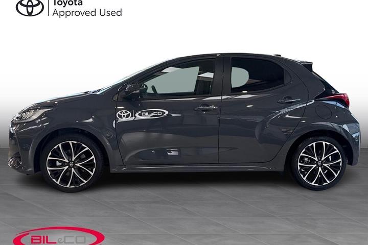 Grå Toyota Yaris fra 2026