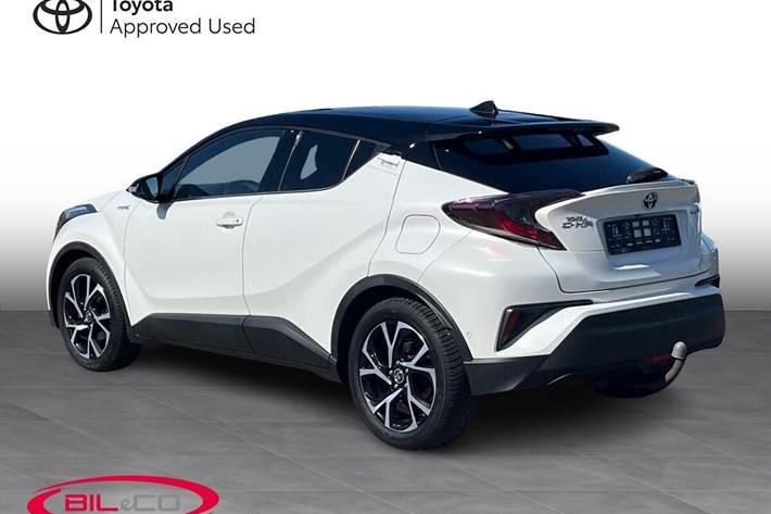 Hvid Toyota C-HR fra 2017
