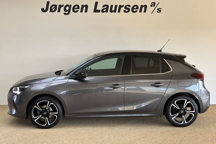 Sort Opel Corsa fra 2021