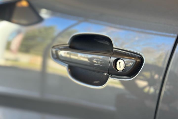 Grå Citroën C5 Aircross fra 2022