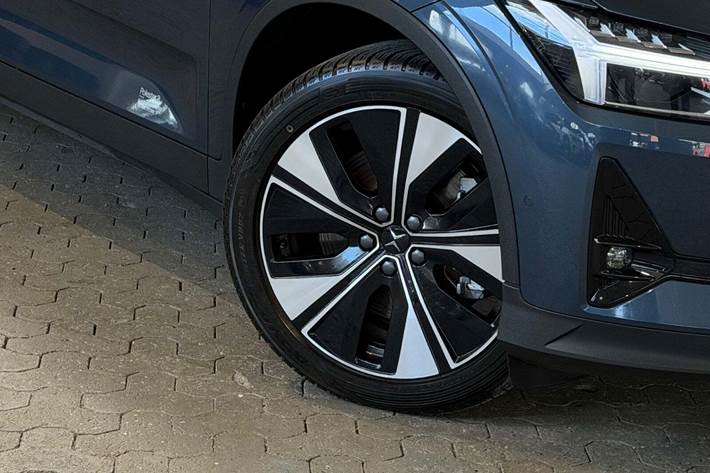 Blå Polestar 2 fra 2023