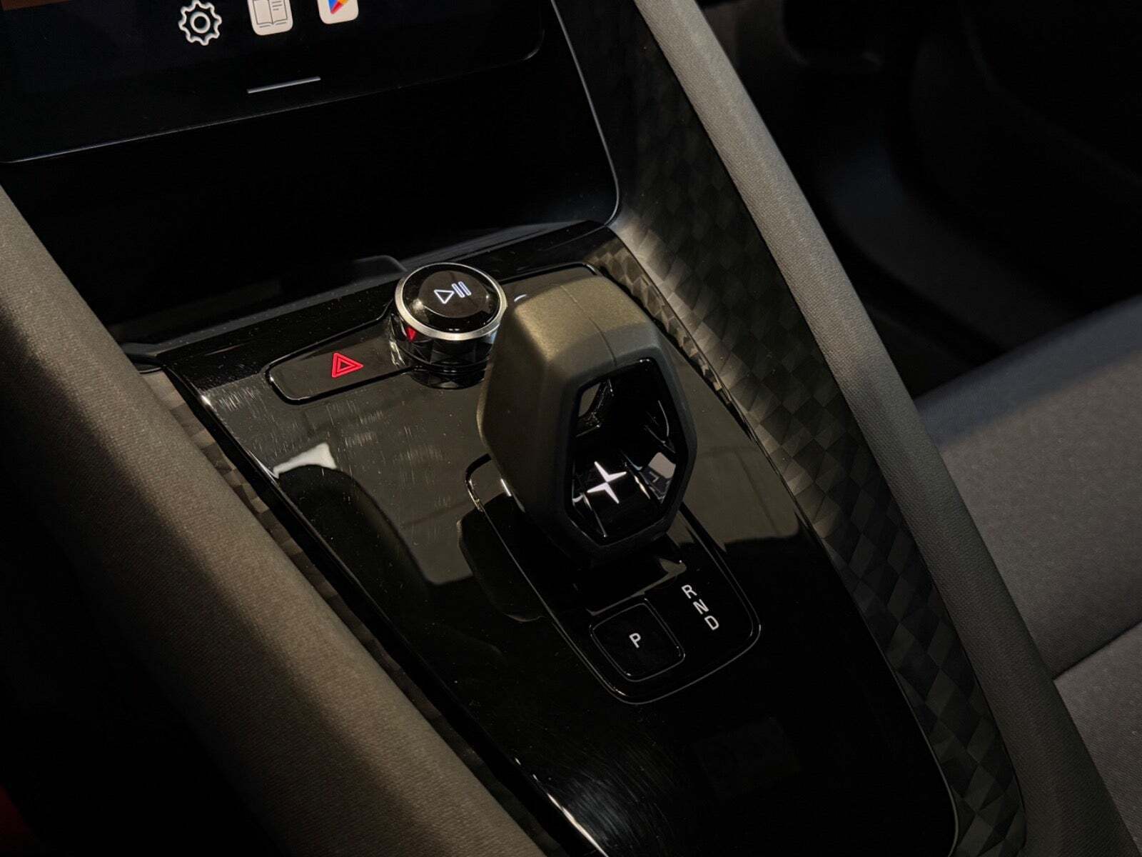 Blå Polestar 2 fra 2023