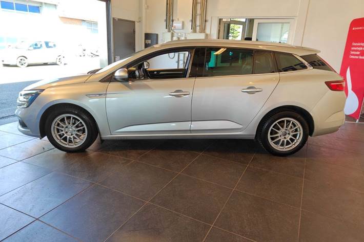 Sølv Renault Megane IV fra 2018