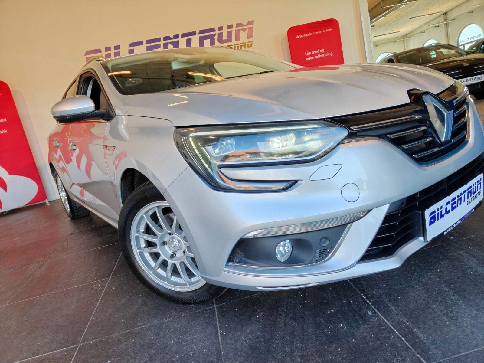 Sølv Renault Megane IV fra 2018