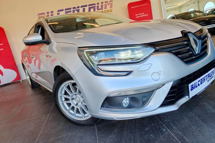 Sølv Renault Megane IV fra 2018