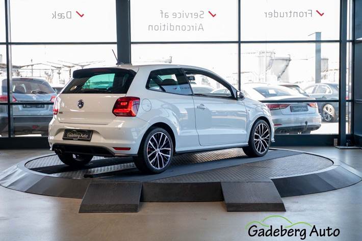 Hvid VW Polo fra 2015