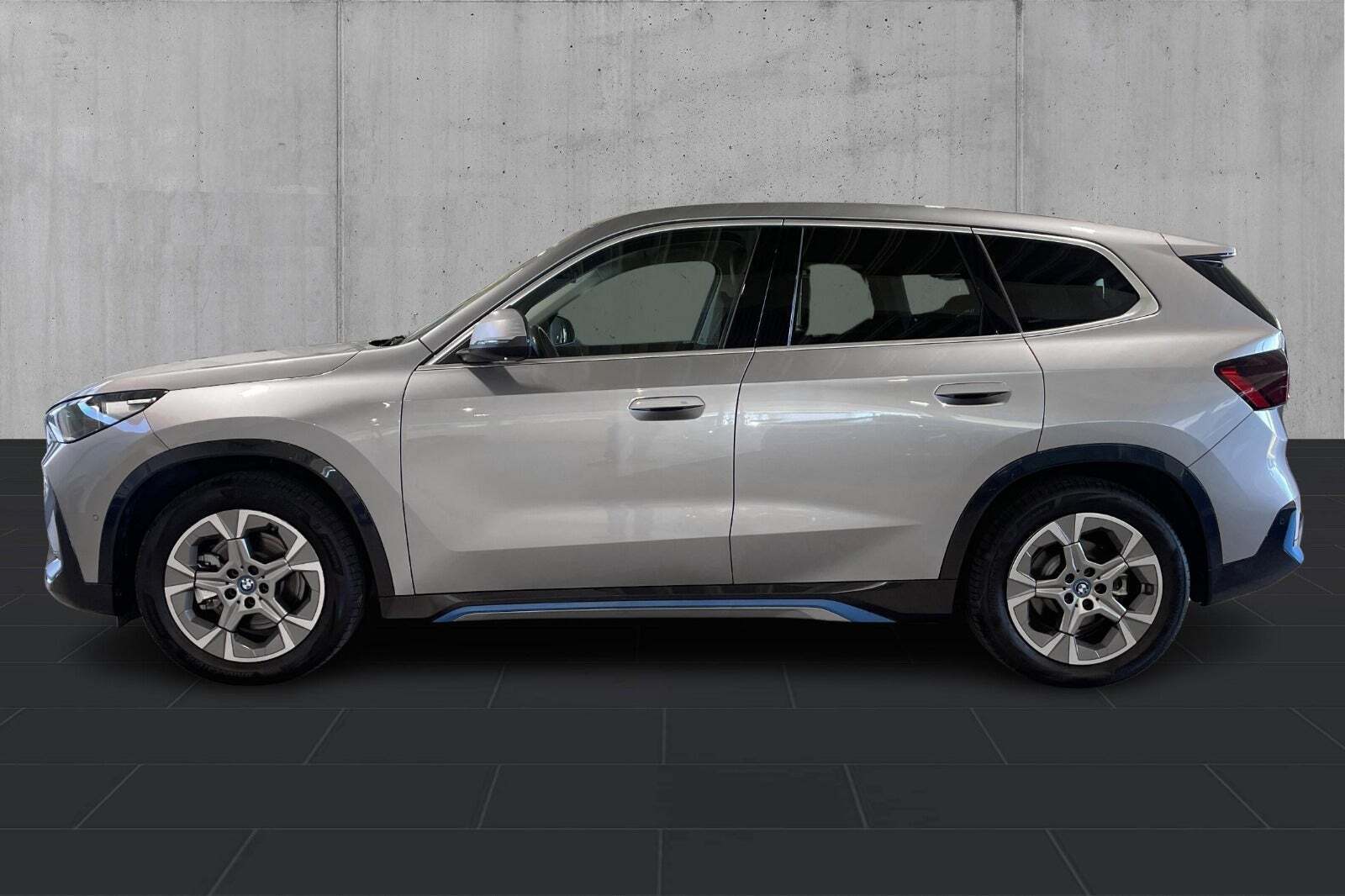 BMW iX1 xDrive30 X-Line