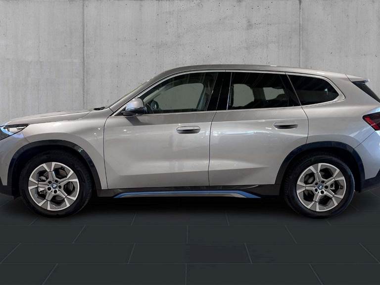BMW iX1 xDrive30 X-Line