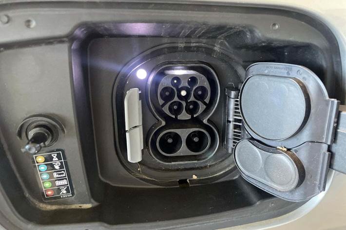 Sølv BMW iX1 fra 2023