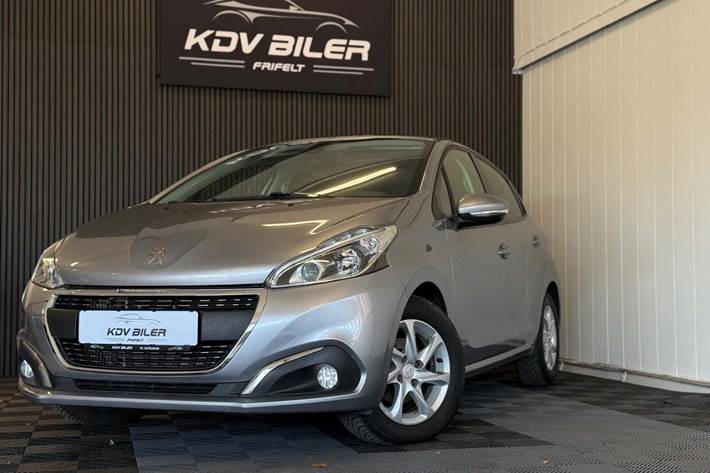 Grå Peugeot 208 fra 2019