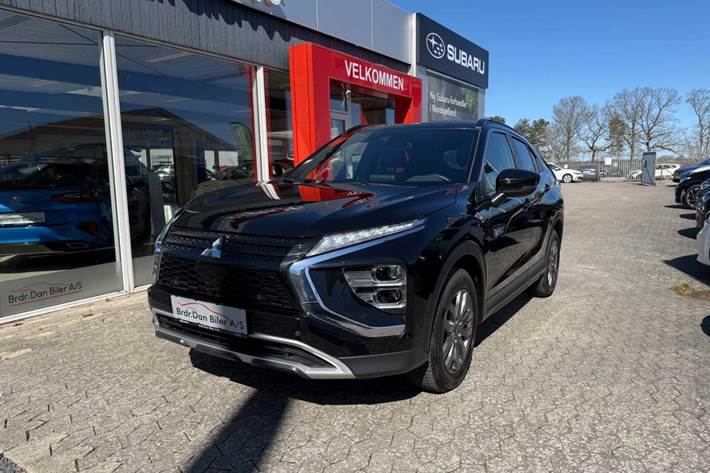 Blå Mitsubishi Eclipse Cross fra 2021