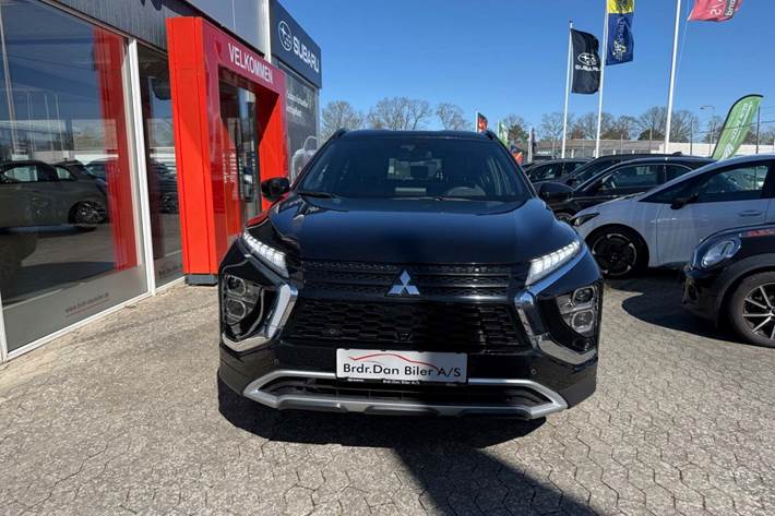 Blå Mitsubishi Eclipse Cross fra 2021