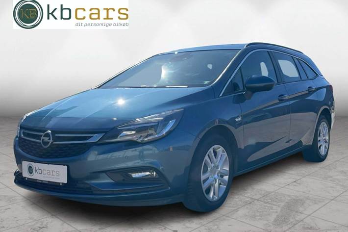 Blå Opel Astra fra 2017 set udefra