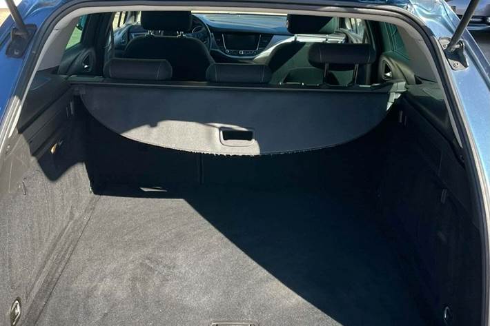 Blå Opel Astra fra 2017