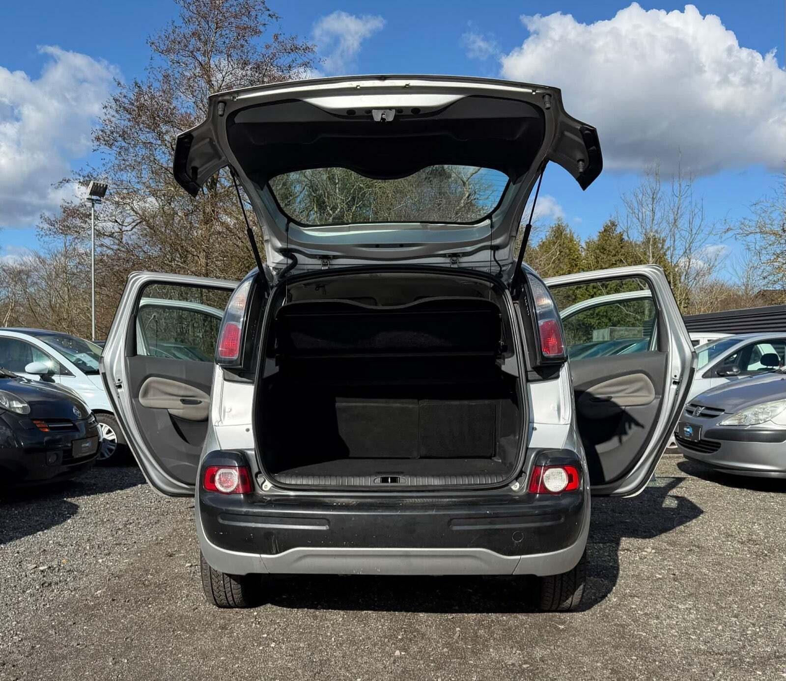 Sølv Citroën C3 Picasso fra 2010