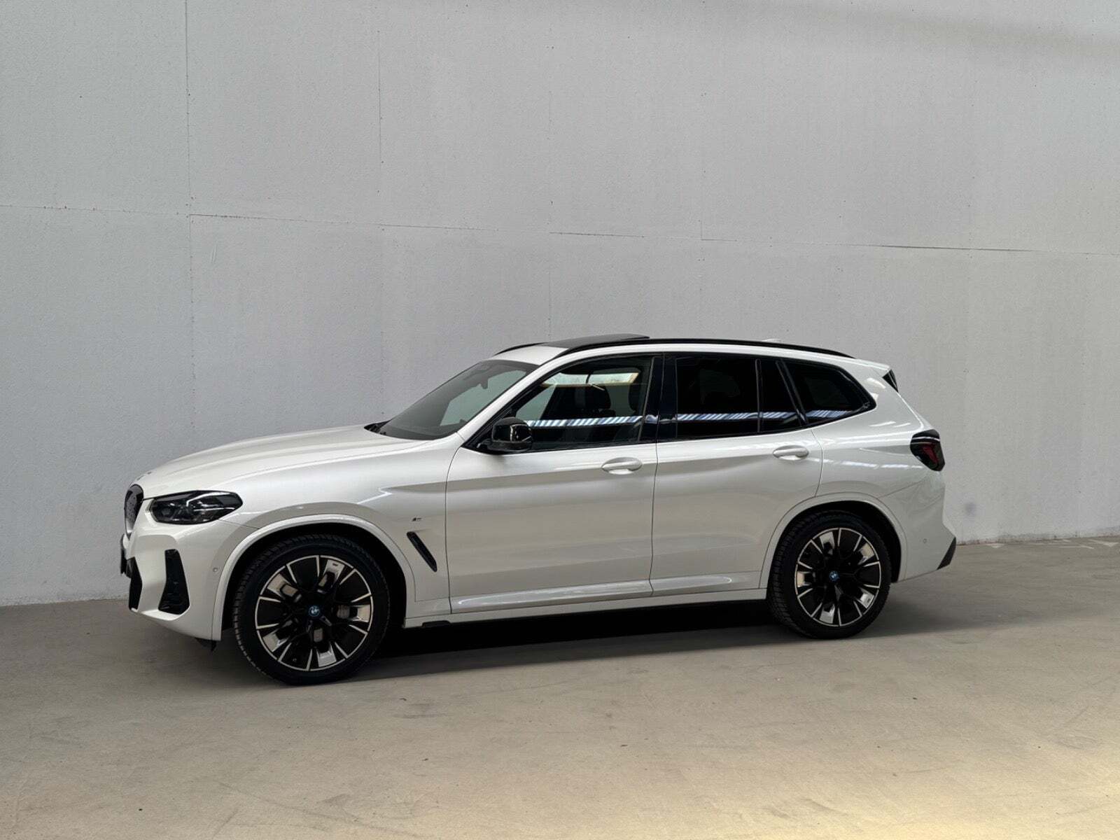 BMW iX3 Charged Plus M-Sport