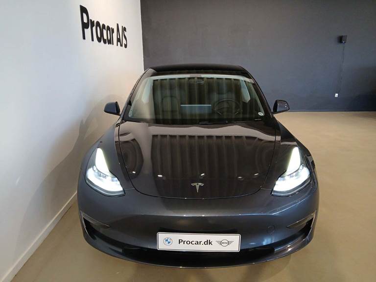 Tesla Model 3 Long Range AWD