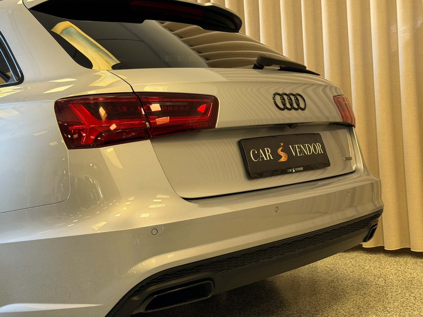 Grå Audi A6 fra 2018
