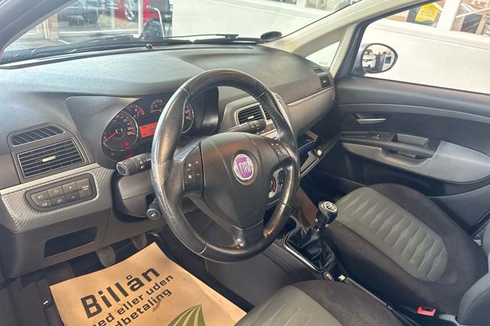 Blå Fiat Grande Punto fra 2009